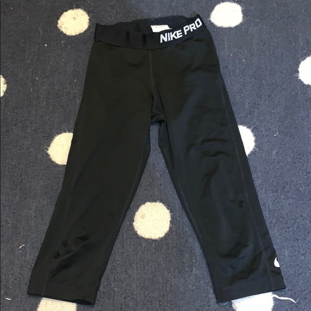 Black Nike Pro leggings